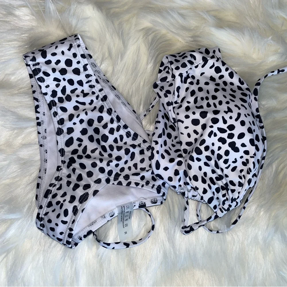 Swimsuit - Picture 4 of 6